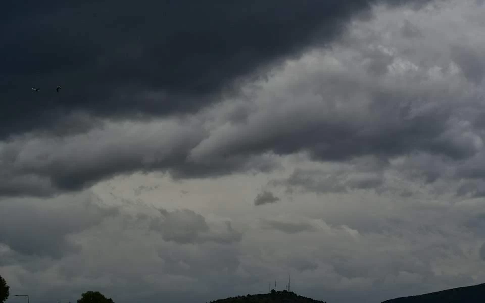 Νέο κύμα κακοκαιρίας από σήμερα με καταιγίδες, χιόνια, αφρικανική σκόνη και λασποβροχή -Ανεμοι έως 10 μποφόρ